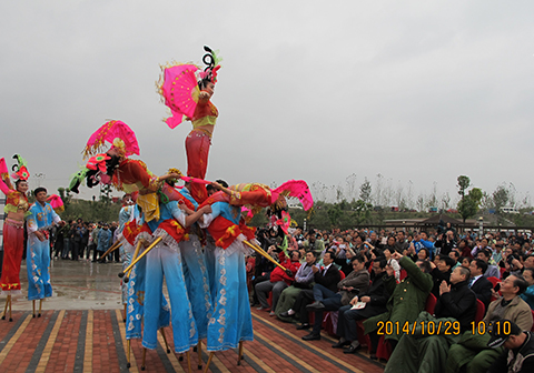 2014年海城高跷参加中国蚌埠花鼓灯艺术节演出
